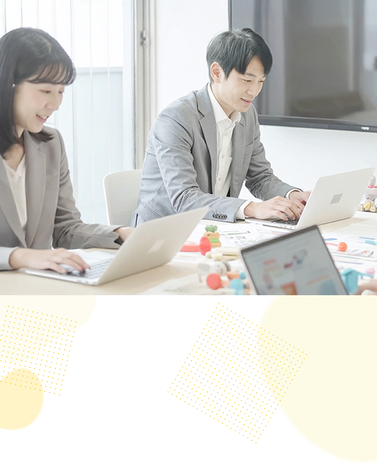 働いているTSUTSUMU社員の写真